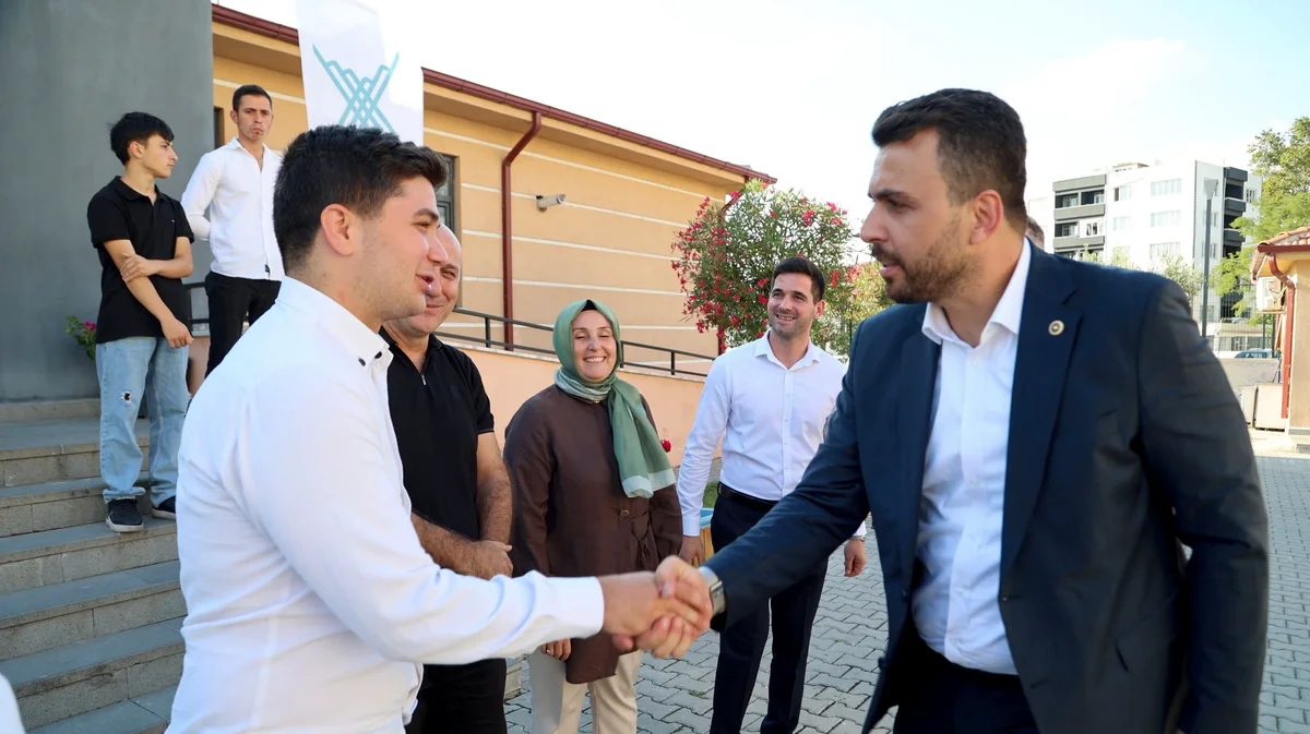 TÜGVA Susurluk'tan Anlamlı Gençlik Buluşması: Milletvekili Öztaylan Gençlerle Bir Araya Geldi